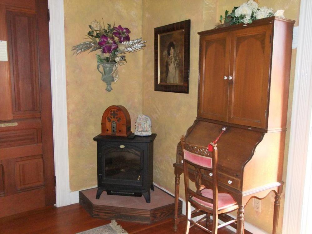 Robin'S Nest Bed & Breakfast San Andreas Oda fotoğraf
